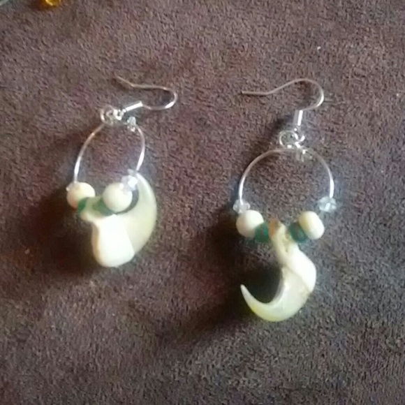 earrings - Picture 2 of 3
